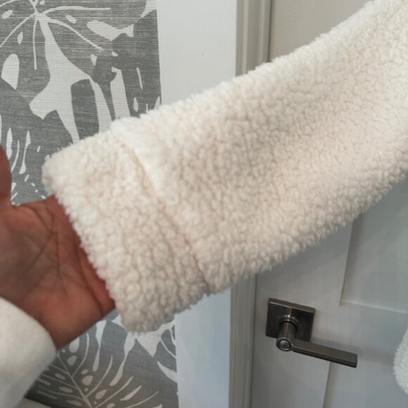Womens light weight white sherpa jacket, s - Picture 3 of 5